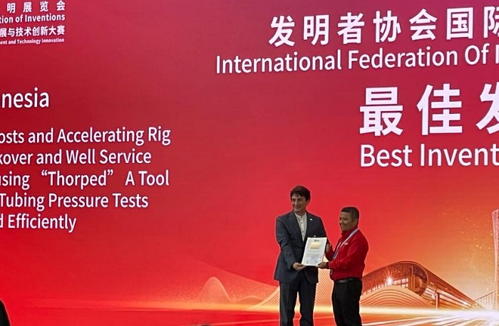 Tim PHR Regional 1 Sumatra menerima Gold Award dan Best Invention Award di Guangzhou. (Dok. Pertamina Hulu Rokan)

