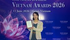 Cathay United Bank Ho Chi Minh City Branch’s CUB Vietnam App was named Best Consumer Lending Technology in Vietnam by The Asian Banker; Ms. Hung Yun Liu, Head of Consumer Banking at CUBHCM, accepted the award on behalf of the bank. (Photo provided by Cathay United Bank)