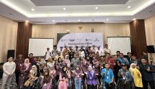 Para peserta penyandang disabilitas mengikuti pelatihan yang digelar Evermos bersama International Labour Organization (ILO) di Yogyakarta, Indonesia